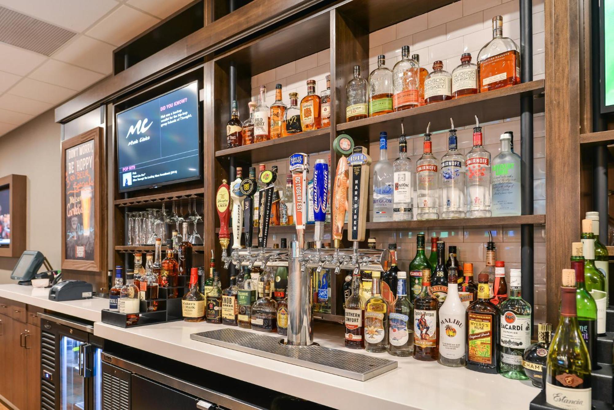 Holiday Inn Auburn-Finger Lakes Region By Ihg Esterno foto